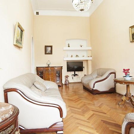 Apartment In Purtseladze Street Tiflis Exterior foto