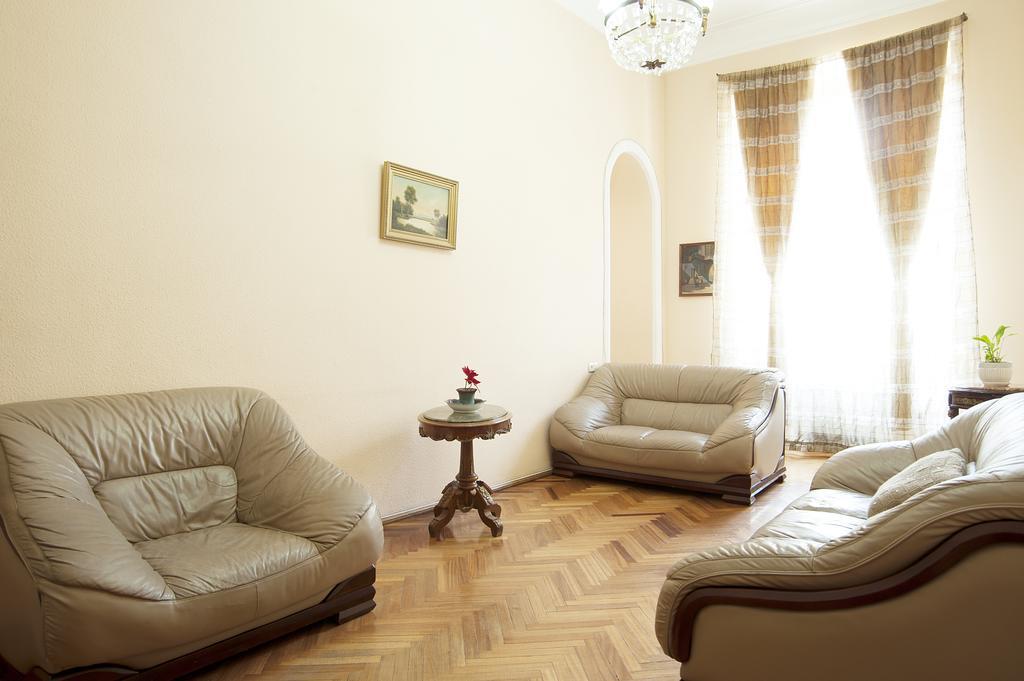 Apartment In Purtseladze Street Tiflis Exterior foto
